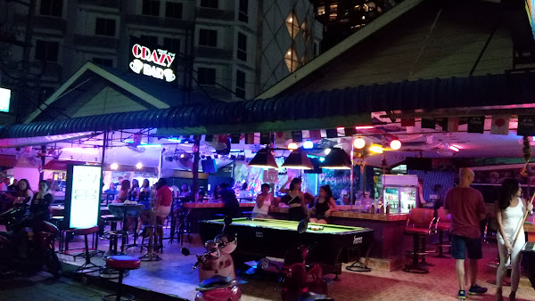 Crazy Dave's Bar